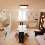 Loreta Apartament Mali Lošinj