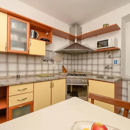 Loreta Apartment *