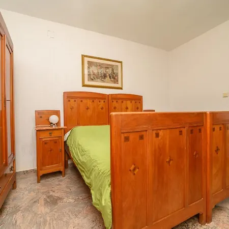 Apartment Loreta *